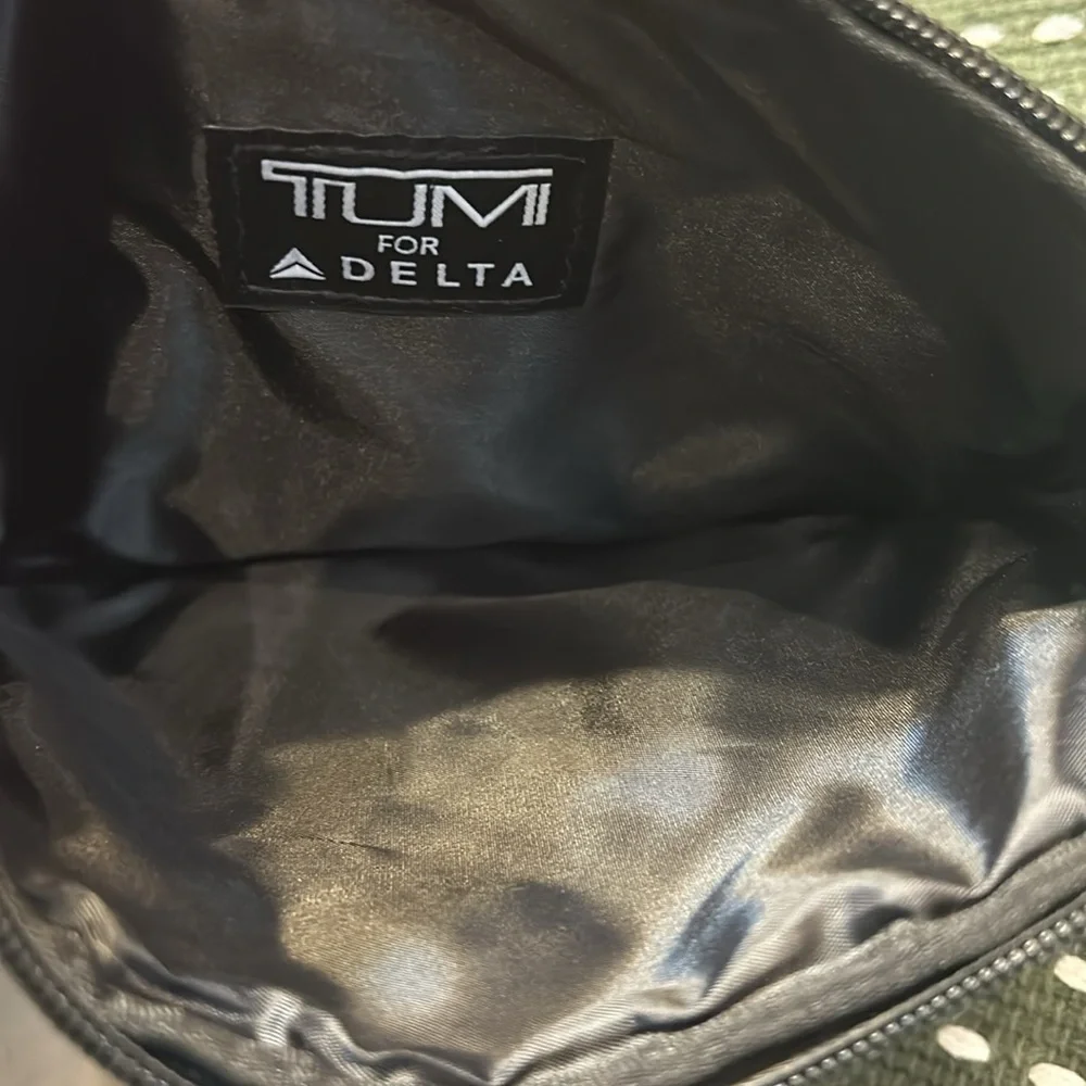 Tumi for Delta Purple Travel Zipper Pouch